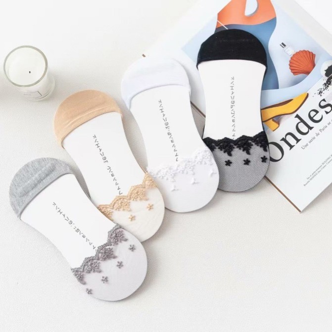 Shallow Boat Socks for Women, Summer Thin Lace Socks, Invisible Non-Slip, Non-Falling Lace Hollow Socks for Women