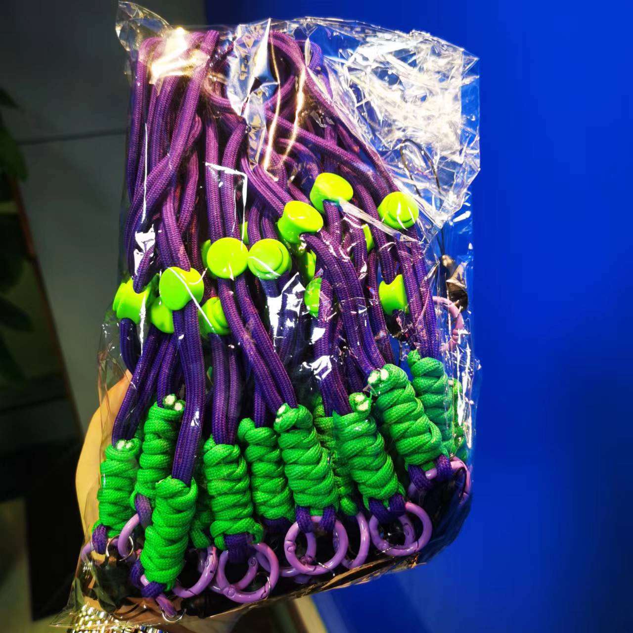 Nuevo teléfono móvil contraste color cordón Halter anti-perdido ajustable muñeca cuerda llavero cuerda trenzada hecha a mano cuerda de mano de dos colores