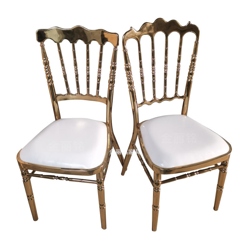 Hogar de metal Silla de comedor al por mayor de hotel Norte de Europa Silla de comedor banquete restaurante silla suave bolsa de respaldo silla