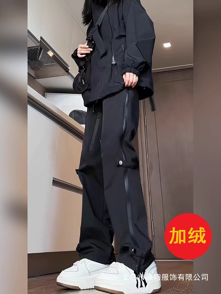 Fleece-Lined American-Style Softshell Pants for Men with Side Zipper Design, Casual Cargo Pants for Outdoor Hiking and Mountaineering Wholesale