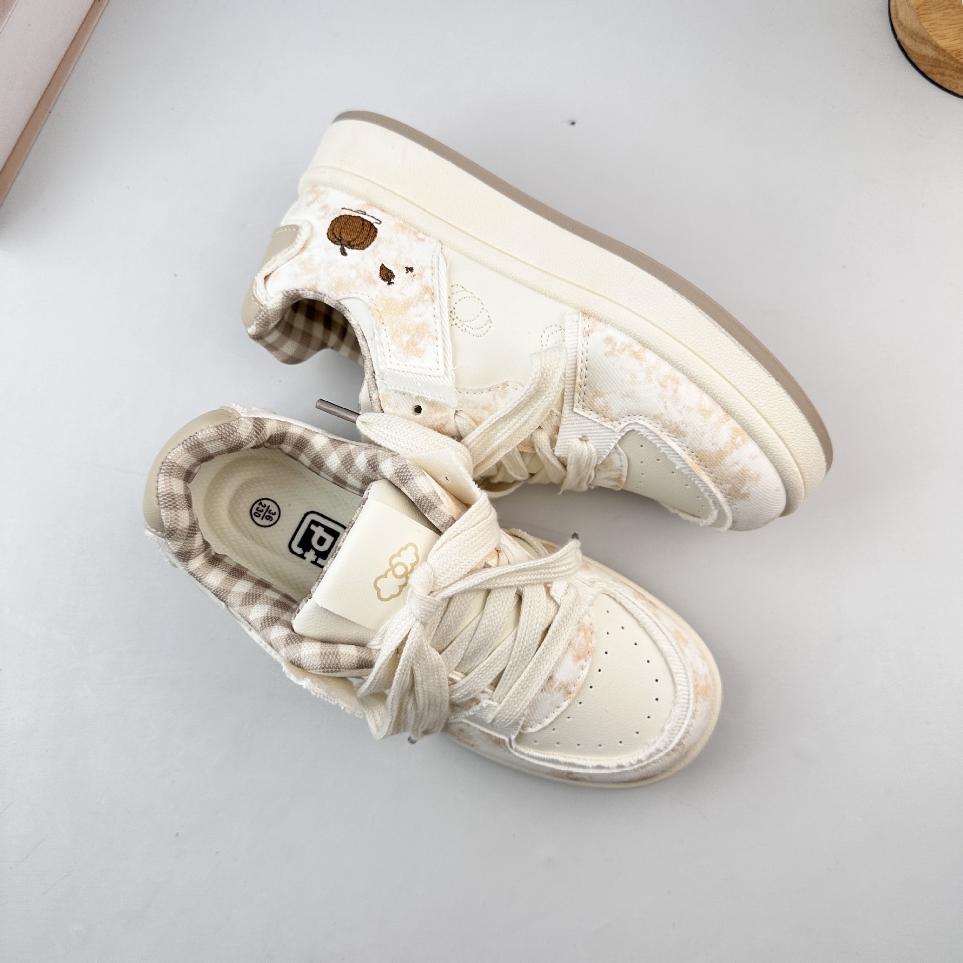 Yuanbo 2025 otoño versátil zapatos blancos de mujer nuevos zapatos de pan de suela gruesa coreanos zapatos deportivos casuales de nicho image 9