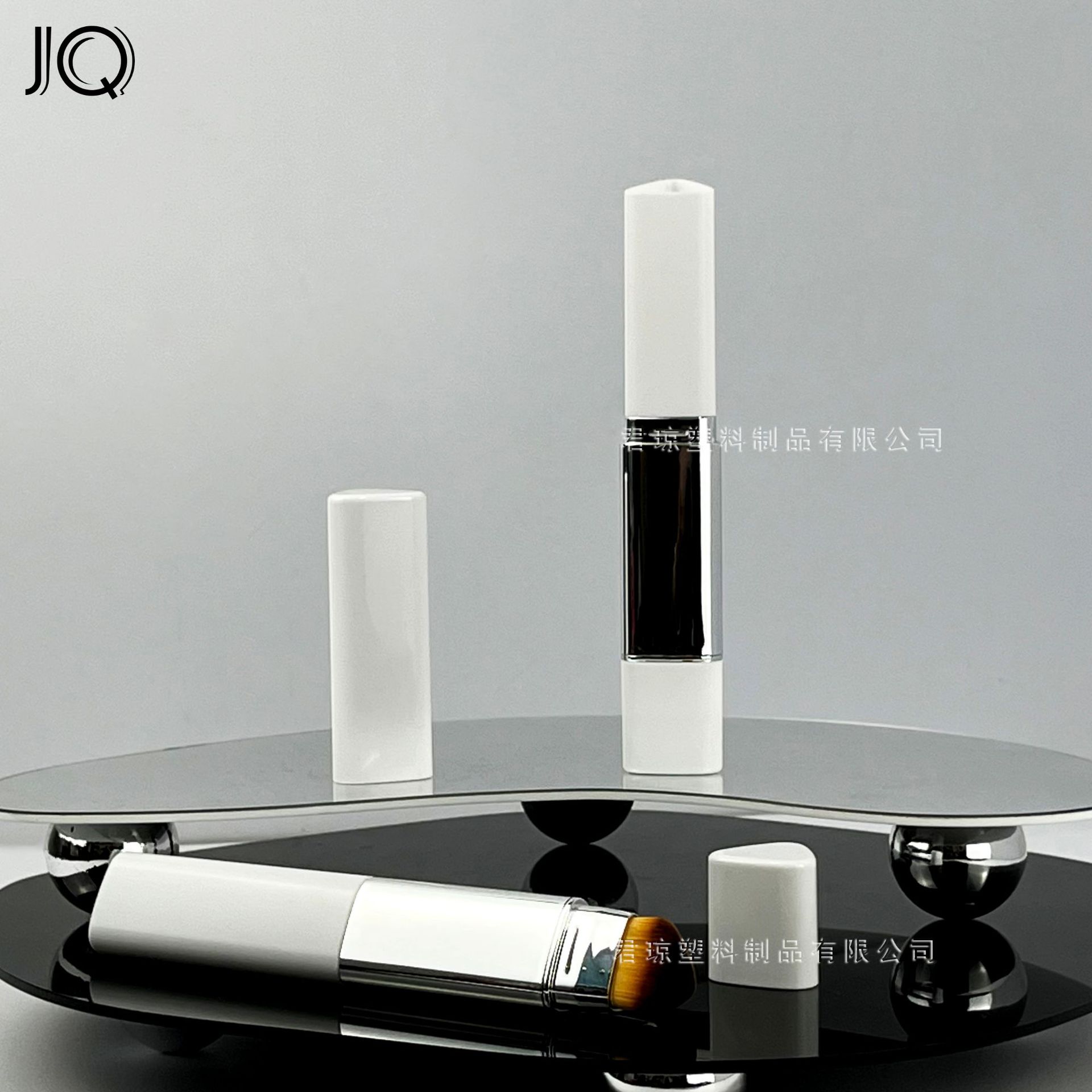 厂家现货供应三角单双头带刷三角粉底棒遮瑕修容粉底棒包材批发