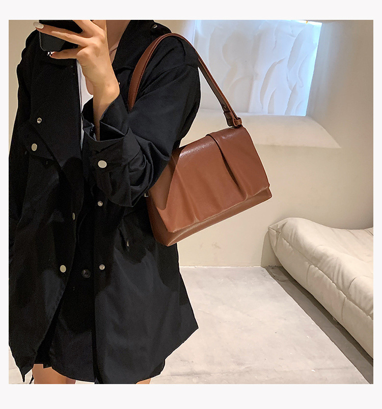 Simple Solid Color Fold One-shoulder Messenger Underarm Bag Wholesale Nihaojewelry display picture 4