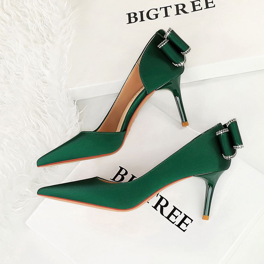Décolleté stiletto donna a punta con fiocco elegante_voghion.com