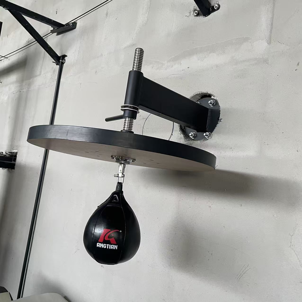 Fábrica Angtian venta directa bola de velocidad en forma de pera tornillo de suspensión bola de reacción ajustable entrenamiento de fuerza explosiva profesional