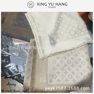 ���y�z����Ů140cm�󷽽��������ζȼ��L2025�¿��H�۵İ�ɫ�z��