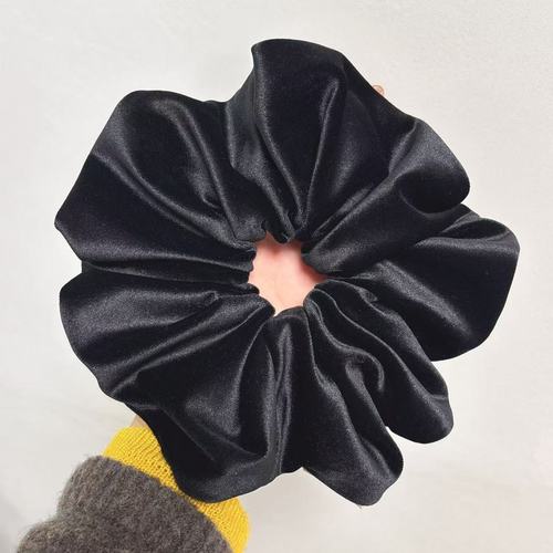 Oversized French retro velvet large intestine hair tie for women, high-end, lazy style, hair bun hair rope