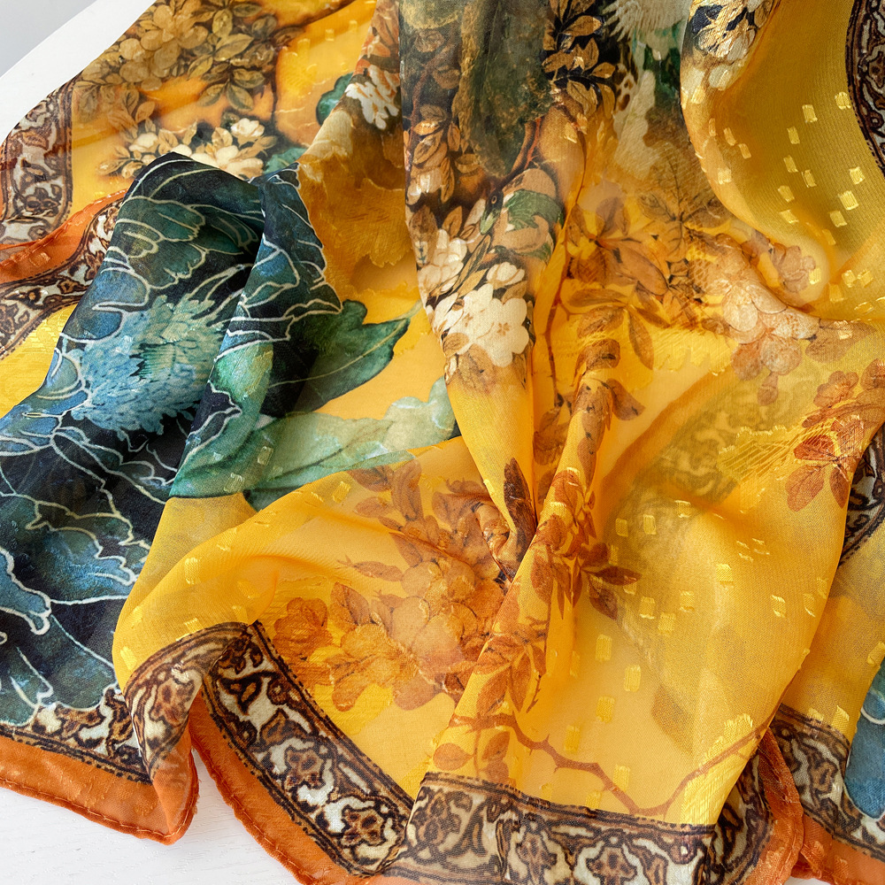 Neuer Sonnenschutz-Schal aus hohlem Seidenschal für Damen mit Pfingstrosen-Print in Gold_voghion.com