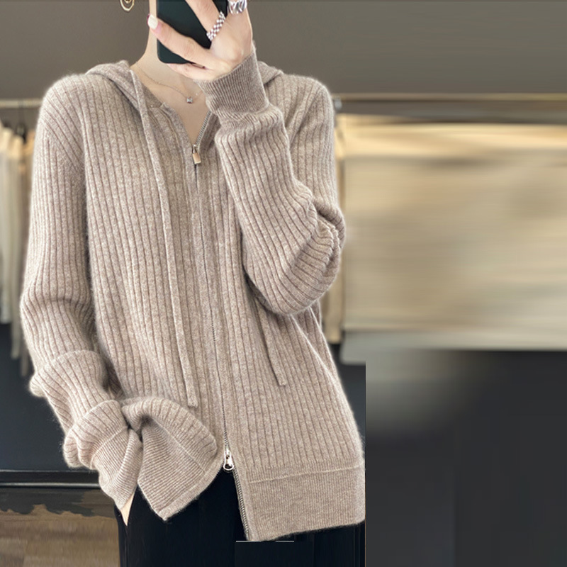 Woolen knitted hat with zipper