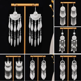 耳环;耳钉;项链