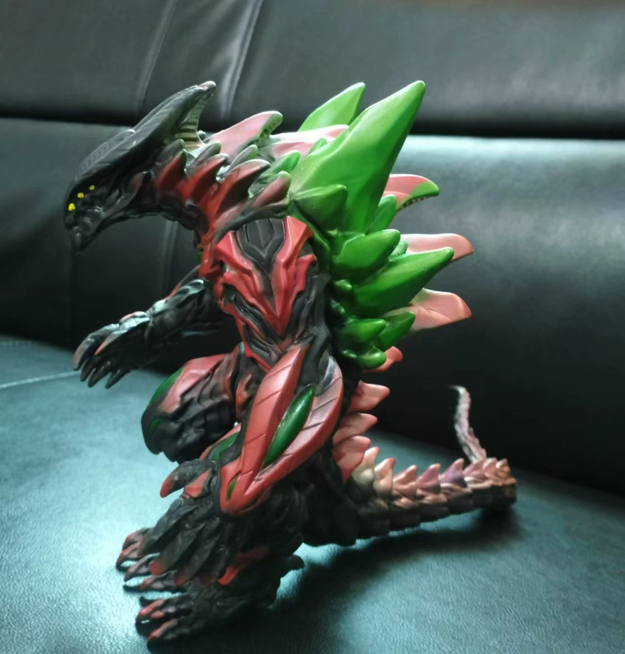 大型モンスタービニールソフトラバーウルトラマンモンスターおもちゃ男の子子供のおもちゃ夜市景勝地露店モンスター