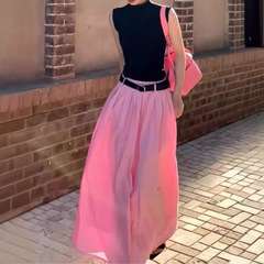 夏には、減齢揚げ街のファッション的な袖なしtシャツの上着の高級感ピンクのスカートの2セットを着ています