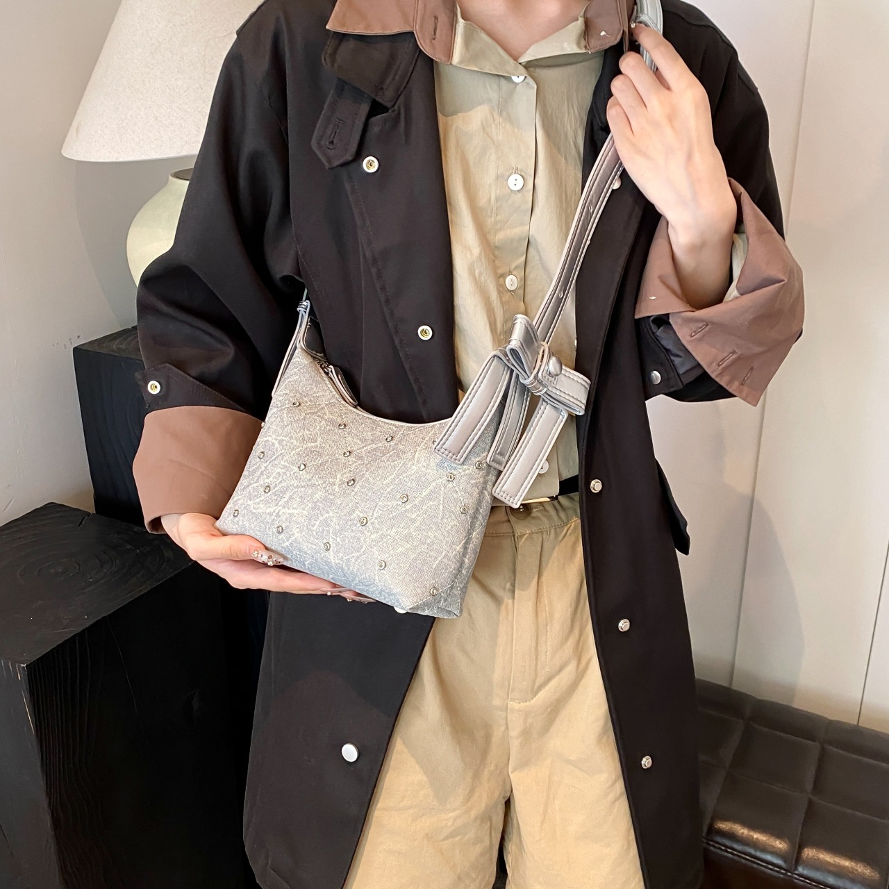 Diseño de color chocante empalme brazo bolso de mujer verano nuevo estilo de viaje diario versátil portátil de hombro mochila