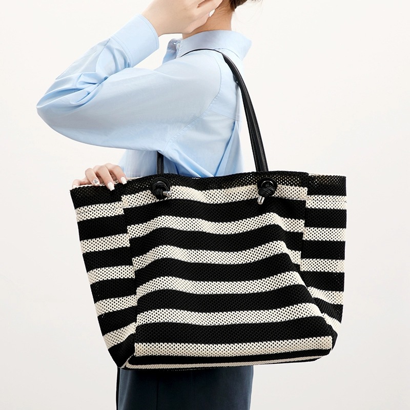 New Lazy Style Vacation Tote Bag Large Capacity Canvas Handbag For Women Black And White Striped Contrast Underarm Shoulder Bag - Thumbnail 3