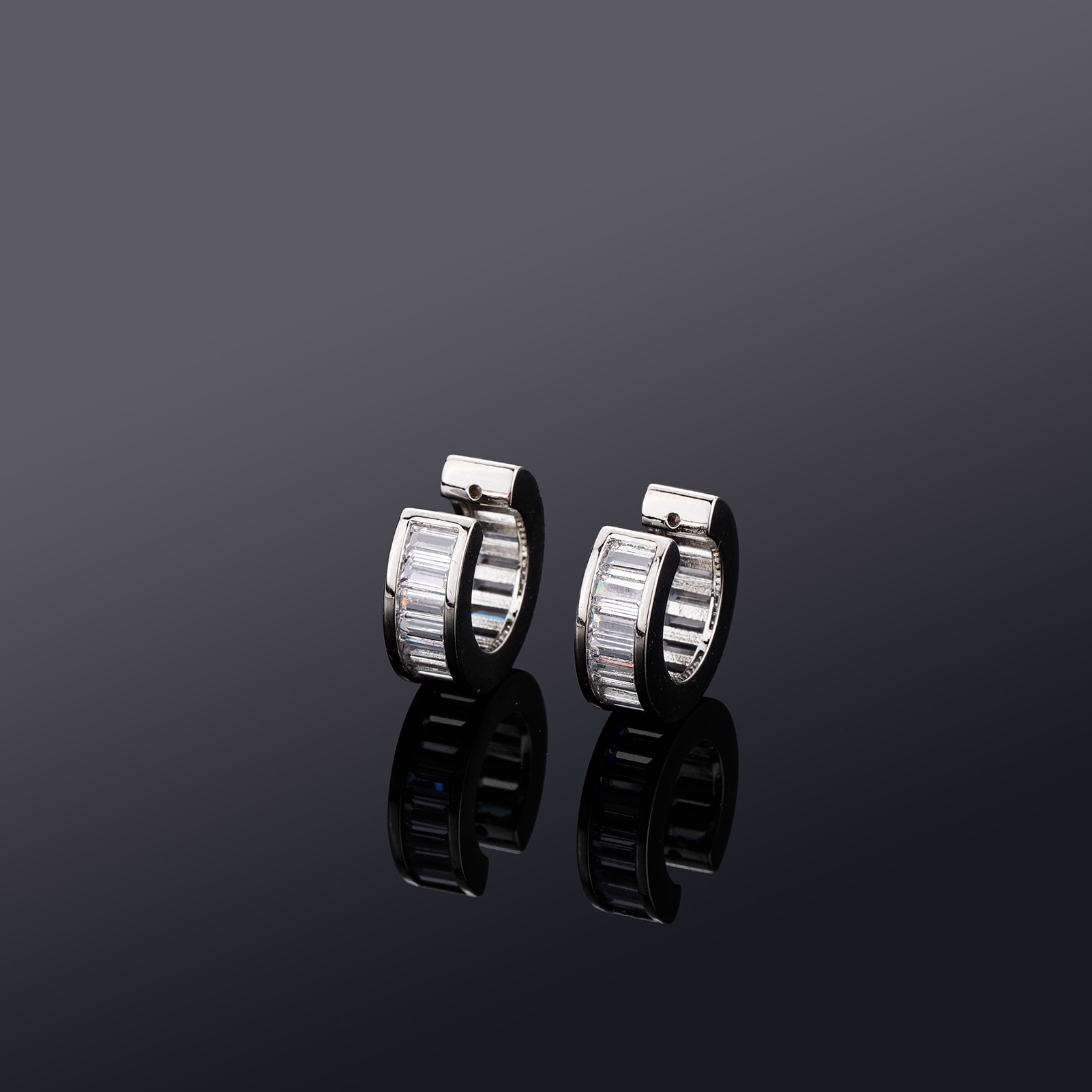 Copper fashionable earrings for men and women with zircon hip-hop…
