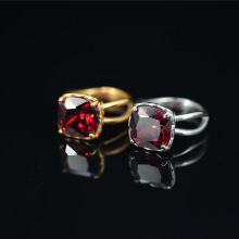 欧美潮牌精工设计款抖音直播复古钛钢戒指大钻石夸张戒时尚热卖款