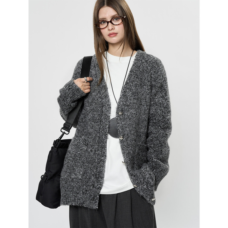 Xuman Early Spring New Korean Style Holiday Lazy V Neck Glitter Wool Knitted Cardigan Soft Waxy Thick Top for Women