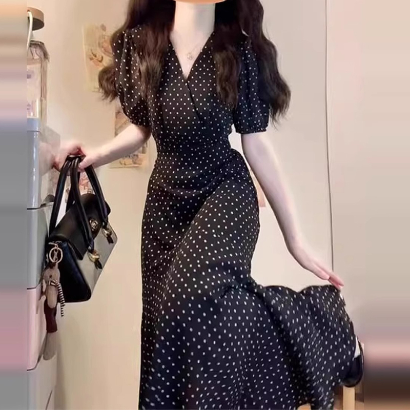 小个子巨好看黑色波点连衣裙子女夏季2025新款法式气质v领长裙|undefined