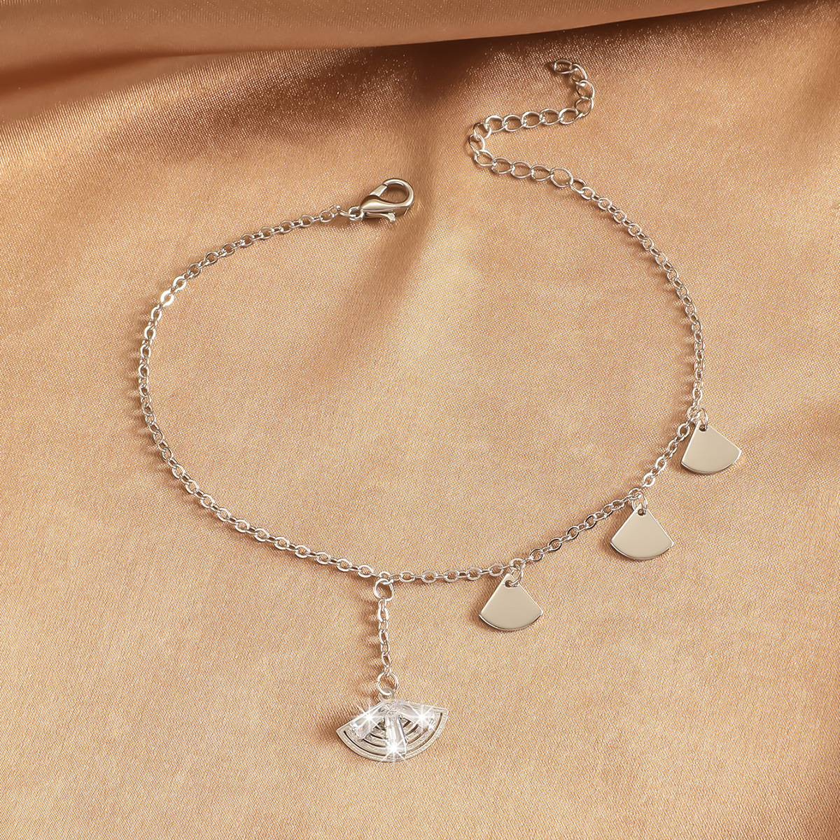 Zircon de cobre Europa y América mariposa transfronteriza amor colgante cadena de metal tobillas de brillo moda femenina personalidad nicho pie joyería
