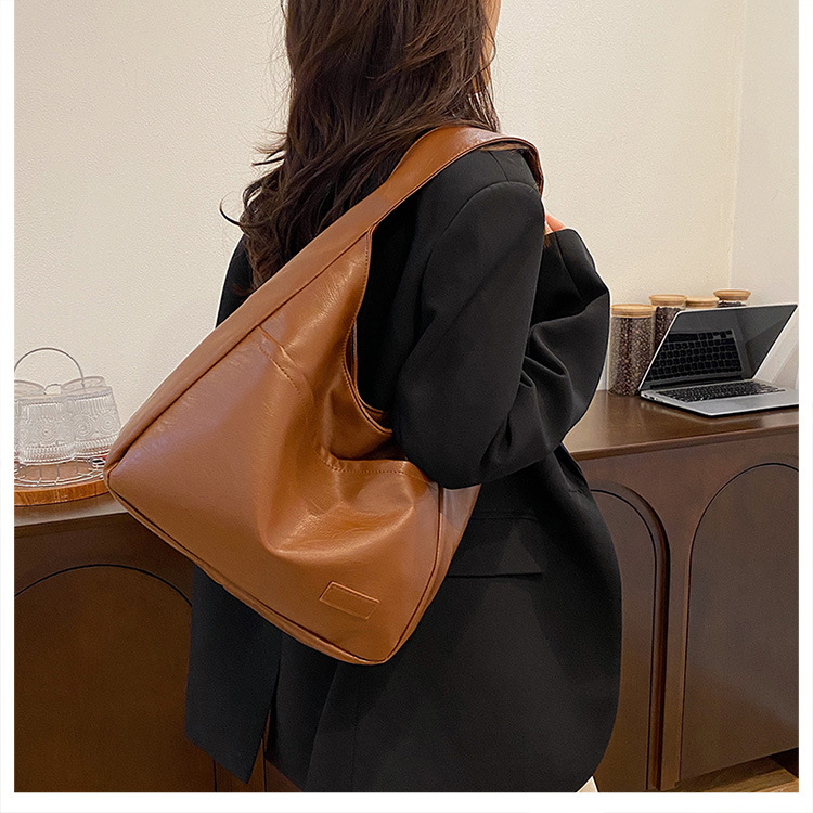 Large-capacity female 2024 new autumn and winter soft leather bucket bag, commuter tote bag, college student class single-shoulder bag undefined