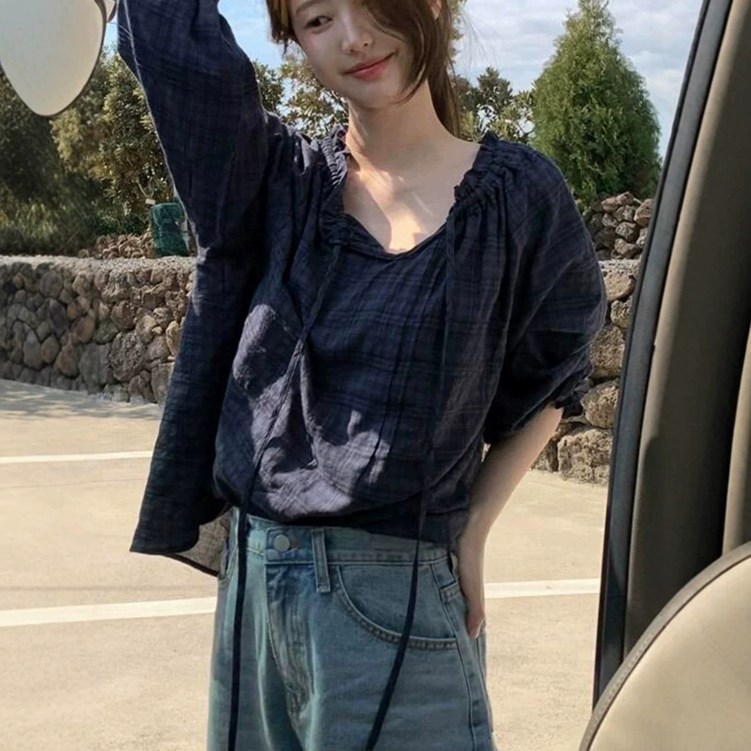 法式小资漂亮蓝色格纹长袖衬衫女高级感轻奢洋气减龄宽松防晒上衣