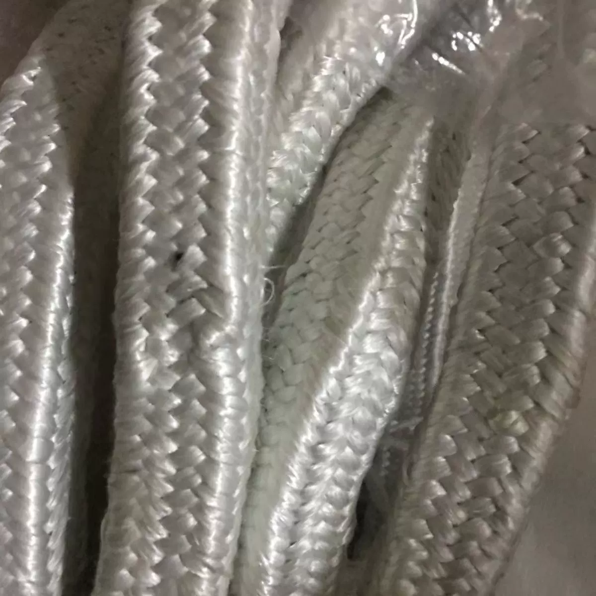 定制膨体玻纤加强玻璃纤维盘根耐高温硅酸铝纤维圆编绳 玻纤方绳