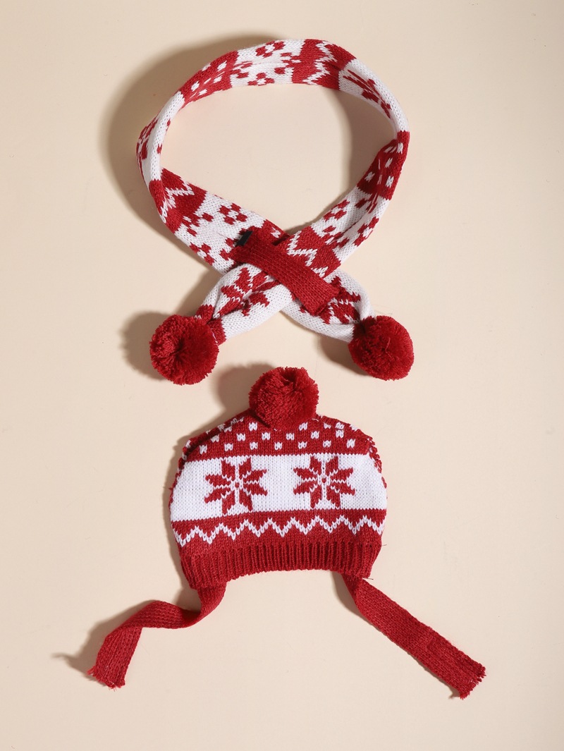 Conjunto de bufanda y gorro multicolor con diseño de copos de nieve y triángulos a cuadros para perro mascota de Navidad_voghion.com