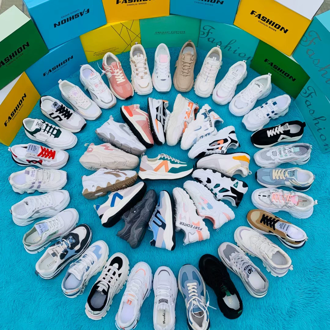 Оптовая распродажа женской обуви: кроссовки в стиле «dad shoes», женские кроссовки для трансграничной торговли, женские повседневные туфли, обувь для уличного рынка, разнообразная обувь.