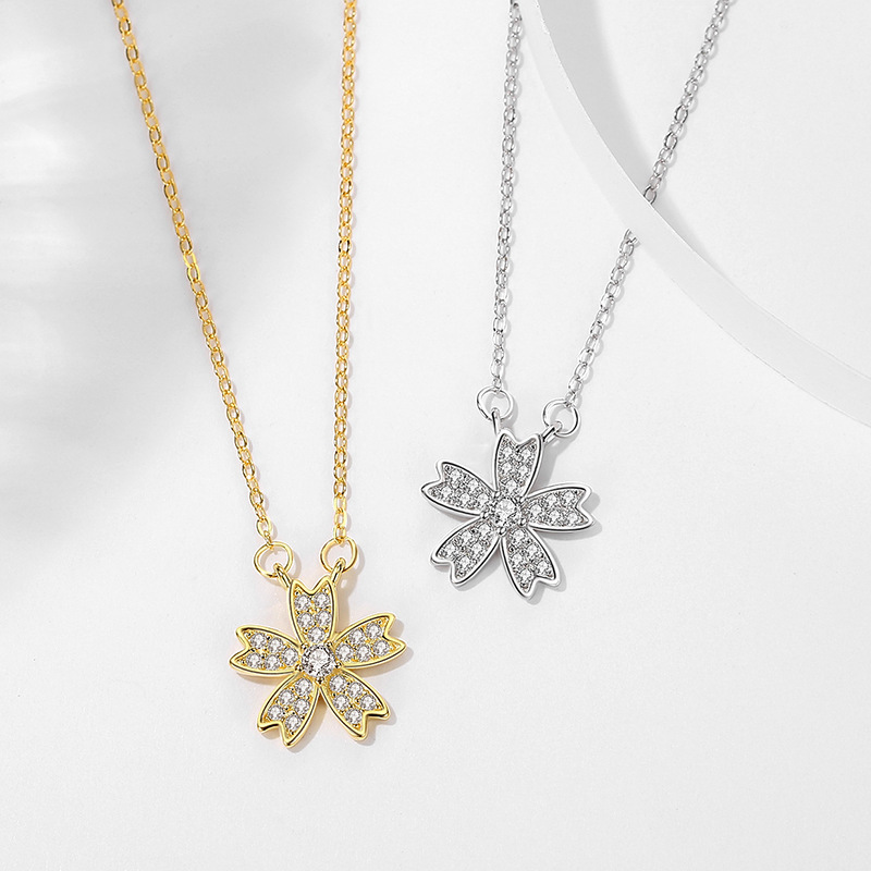 S925 plata esterlina simple luz lujo nicho diseño sentido Sakura flor collar femenino Hada clavícula cadena regalo de cumpleaños
