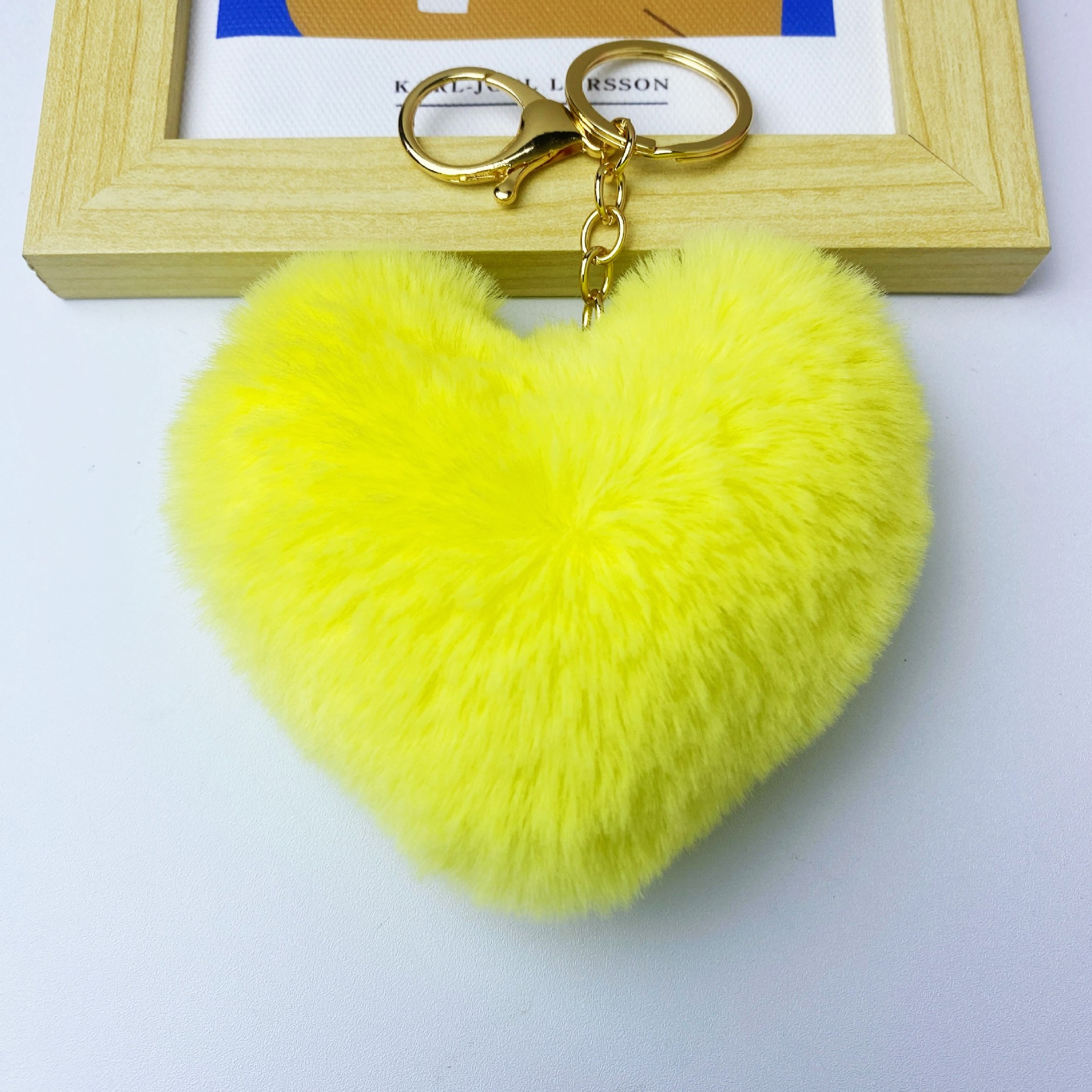 愛の毛玉キーホルダー、イミテーションウサギ毛桃型ぬいぐるみペンダント、カップル、車、バッグの飾り、ギフト、卸売、手作り