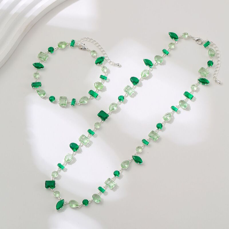 Shijia's New Oval Zircon Bracelet for Women, Emerald Streamer Crystal Candy Bracelet, Light Luxury and High-End Feel Shijia's New Oval Zircon Bracelet for Women, Emerald Streamer Crystal Candy Bracelet, Light Luxury and High-End Feel