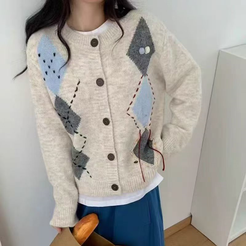 韩系费尔岛风软糯菱格圆领长袖毛衣女秋冬款气质百搭单排扣针织衫|undefined