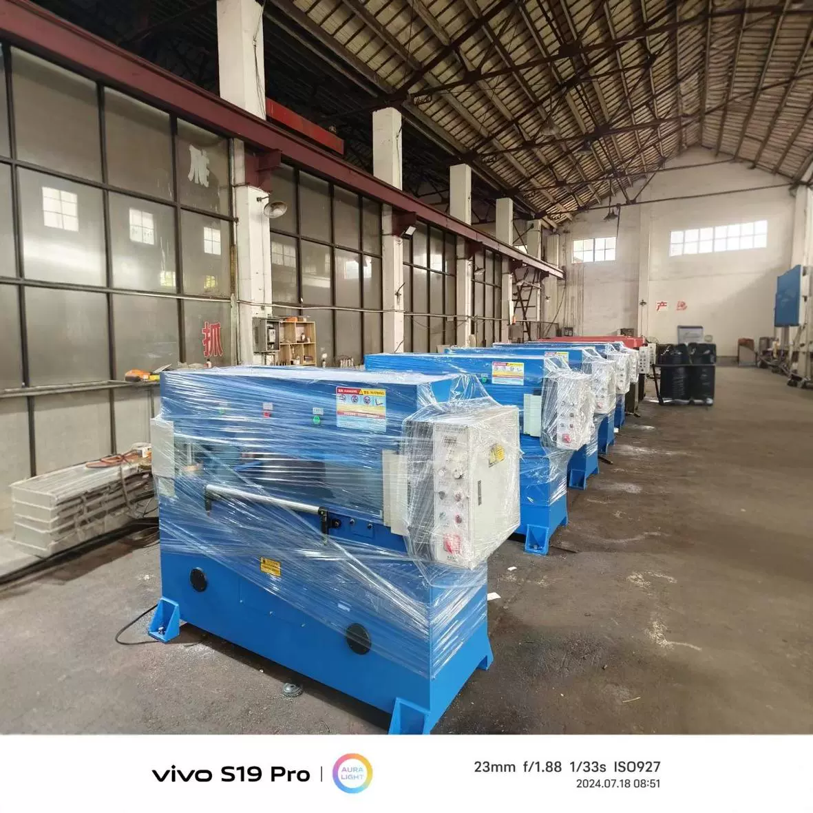 厂家直销高效率四柱式裁断机铭洲高效加工四柱裁断机裁剪精密