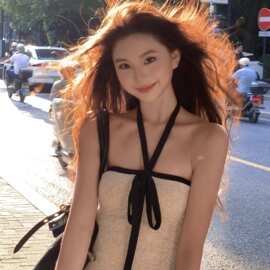 法式白色绑带挂脖抹胸连衣裙女夏季巨好看气质修身度假包臀长裙子