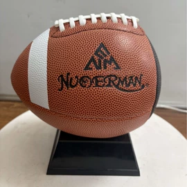 篮球;足球;橄榄球