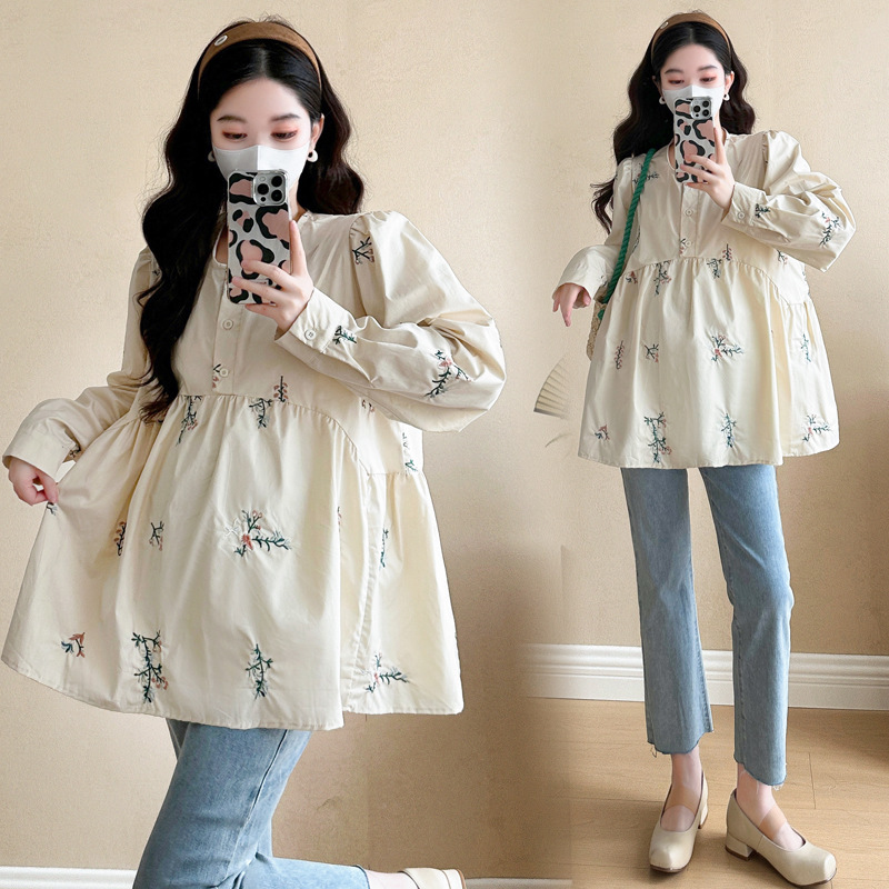 In Stock 2025 New Maternity Shirt Retro Embroider Sweet Age-Reducing Elegant Loose Large Size Doll Shirt Top