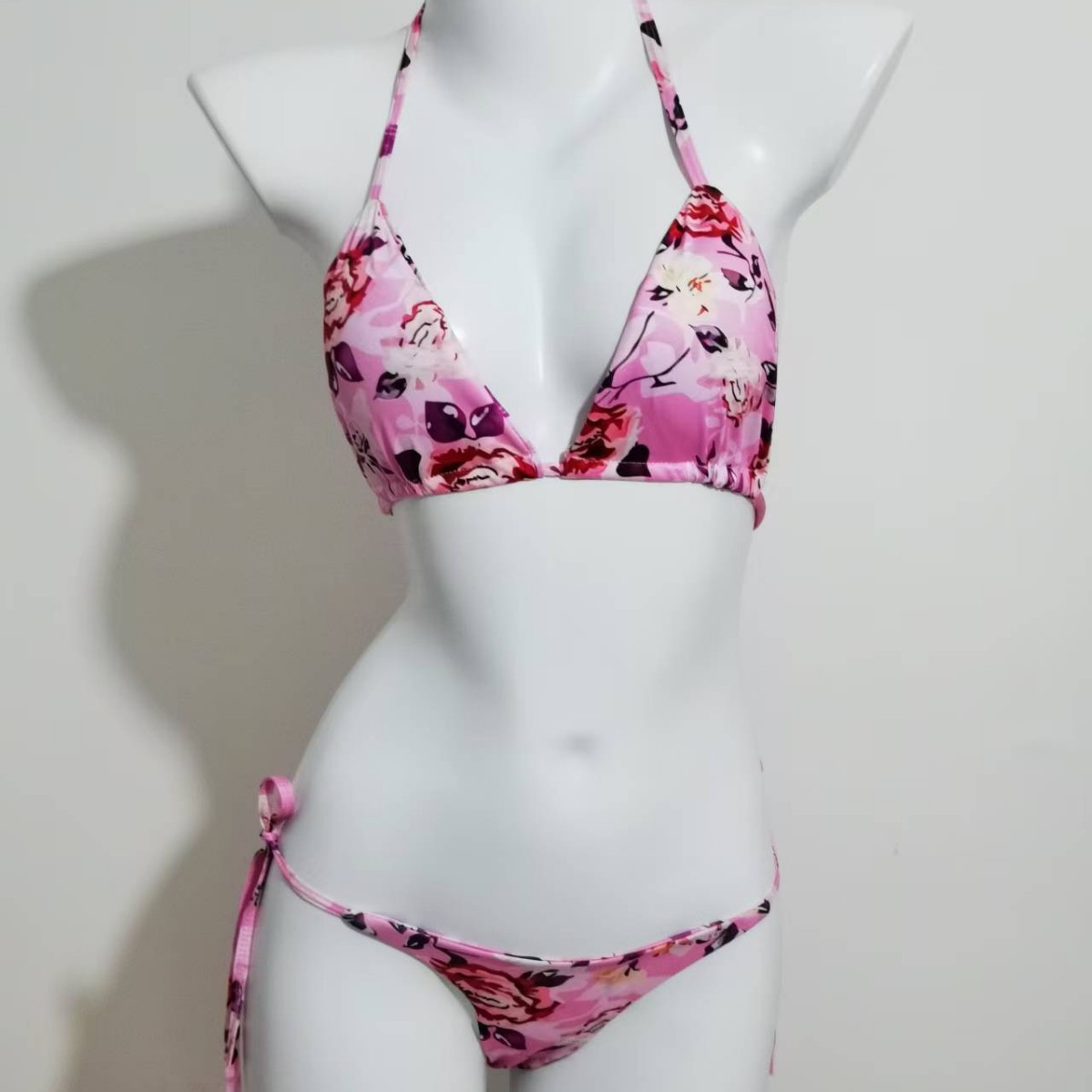 2024春夏新款时尚高级性感碎花泳衣欧美热销女温泉度假游泳衣