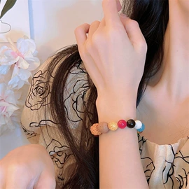 项链;耳环;耳钉