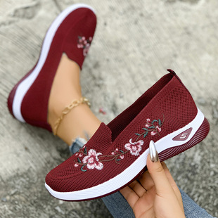 �羳���l����ŮЬ�ļ��¿��w��͸��W��̽����eЬ�p��ܛ��ƽ��