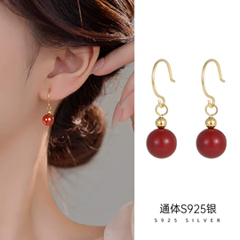 戒指;耳钉;手链