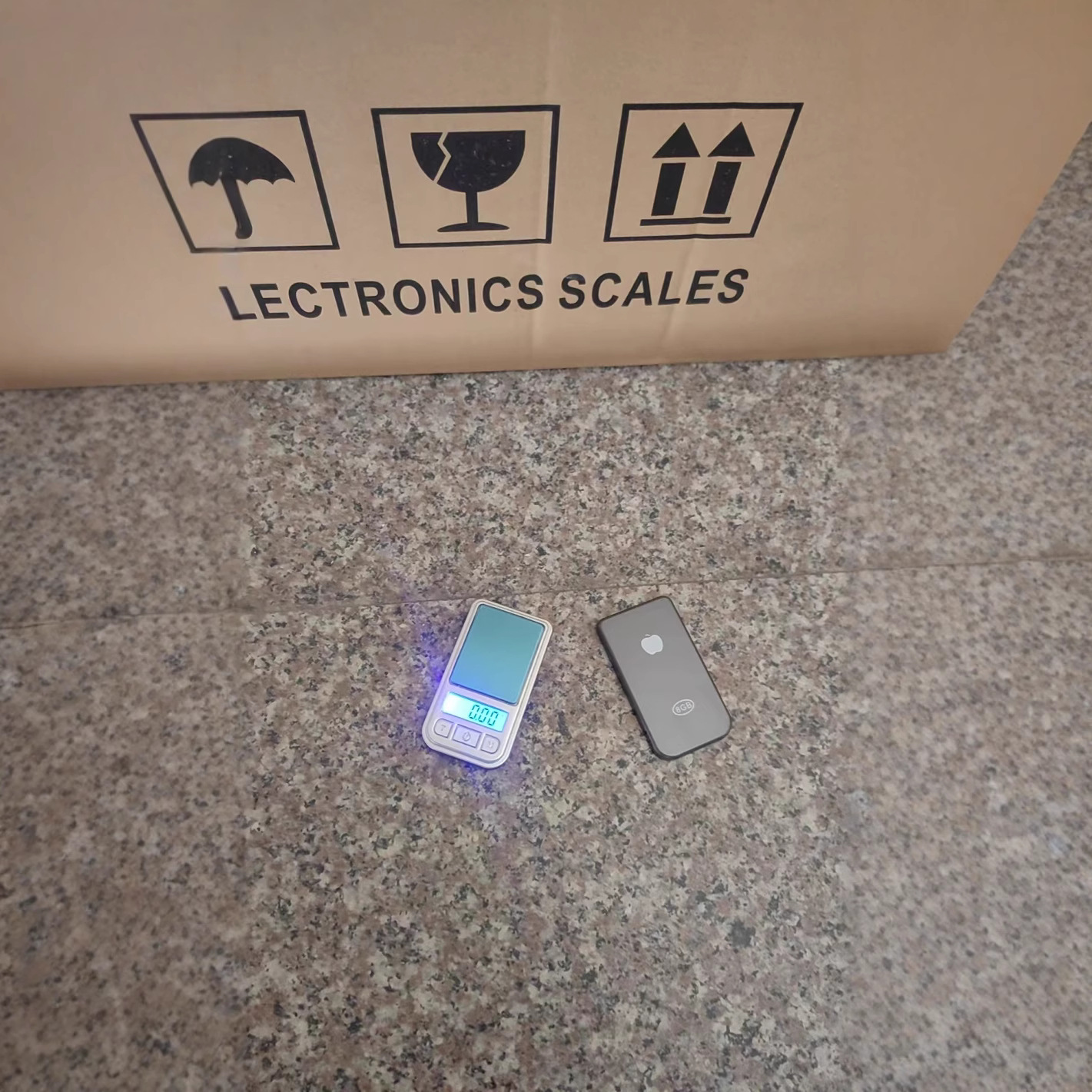 2020 nueva escala de bolsillo, escala de joyería, 100g / 0.01g, escala de oro, pequeña escala de manzana, bolsa de cuero