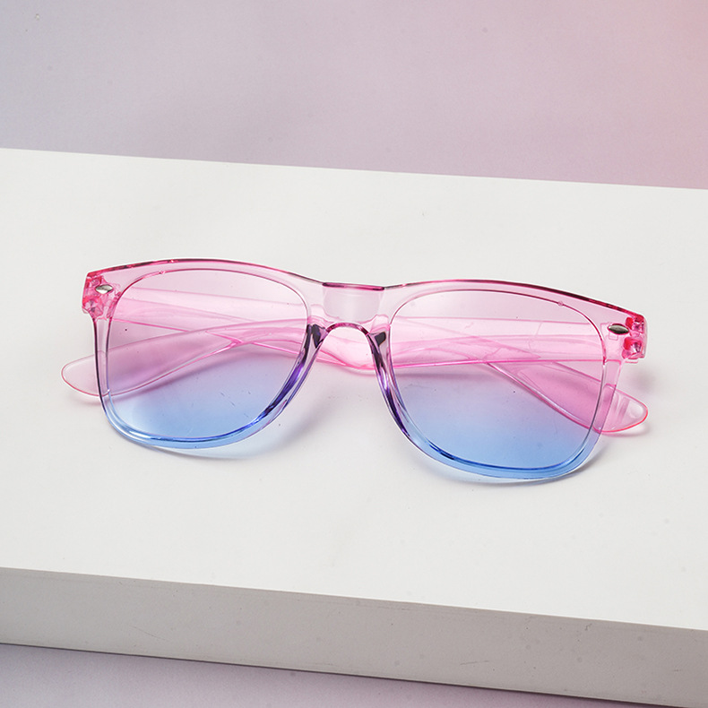 Gafas de sol retro de moda 2025, estilo caramelo con clavos de sombrilla de arroz, venta al por mayor directa de fábrica