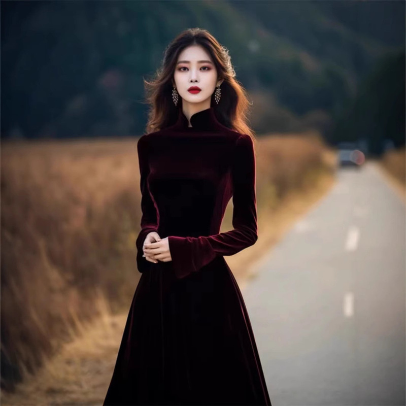 Autumn 2024 Women's Light Luxury French Red High-end Refined and Beautiful wine red Velvet dress Autumn 2024 Women's Light Luxury French Red High-end Refined and Beautiful wine red Velvet dress
