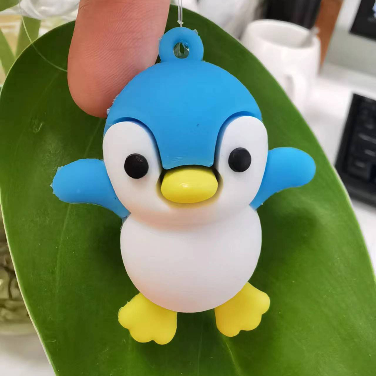 Acuario de goma suave decoración hogar pecera paisaje decoración suspendida bola pingüino colgante al por mayor flotante bola transparente