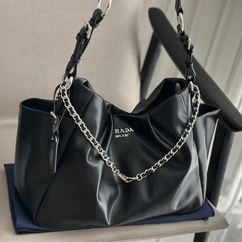 2024P Shopping Bag with Large Capacity, Cross-Border First-Layer Cowhide Hand Chain, European and American Accessible Luxury Trendy Brand Women's Bag Wholesale