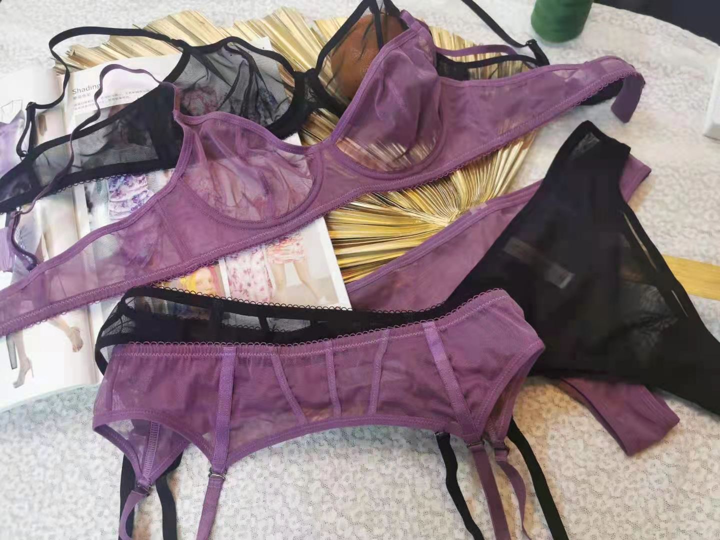 Nouvel ensemble de soutien-gorge sexy perspective, lingerie amusante pour femmes, soutien-gorge ultra-fin, porte-jarretelles, ensemble trois pièces_voghion.com