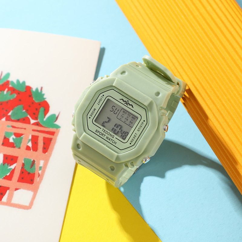Reloj estudiante niños unicornio cuadrado Matcha verde pequeño cuadrado impermeable reloj despertador luminoso reloj electrónico