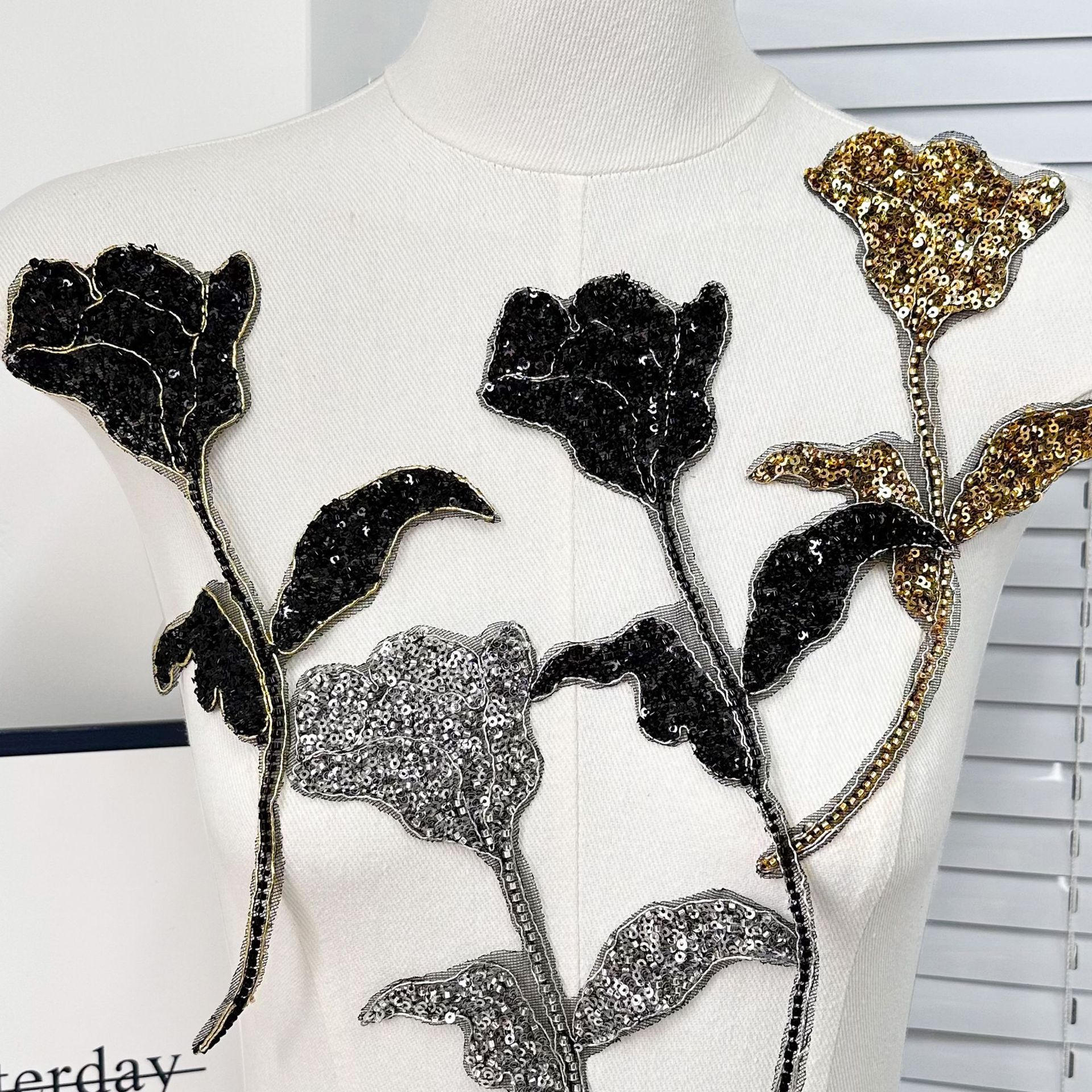 Flores bordadas de malla, accesorios de ropa de viento fragante, nuevas flores transfronterizas, vestidos de baile de venta caliente, decoración
