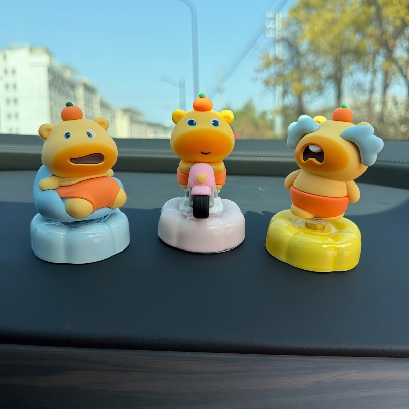 Trendy Capybara Lulu Spinning Car Dashboard Ornament Decoration Small Gift