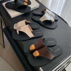 K88-13 Flat Minority French Metal Toe Slippers for Women, Outwear 2024 Summer New Beach Sandals